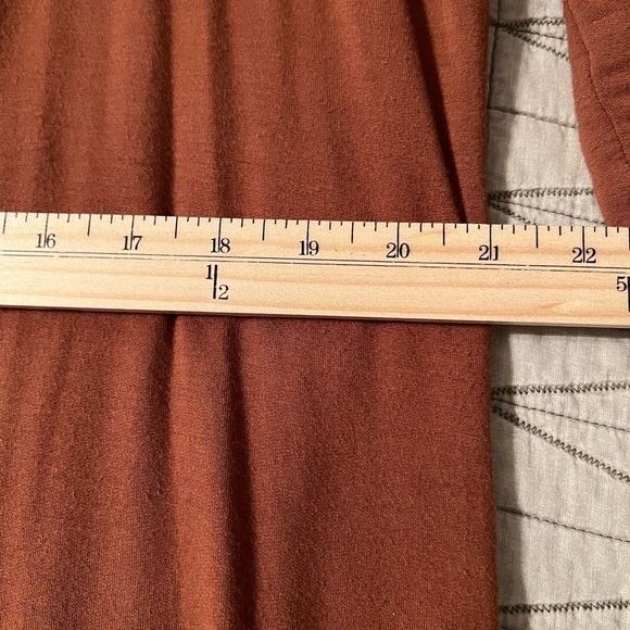 Francesca's Oversized Rust Split HemTunic, Flowy Light Loose Top Raw Edge Hem XS - Picture 3 of 4